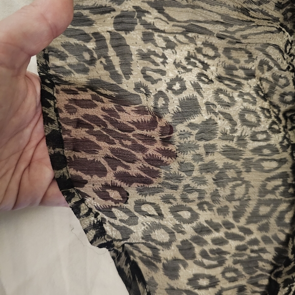 Women's Leopard Print Sheer LS Top Sz XL - Picture 7 of 7